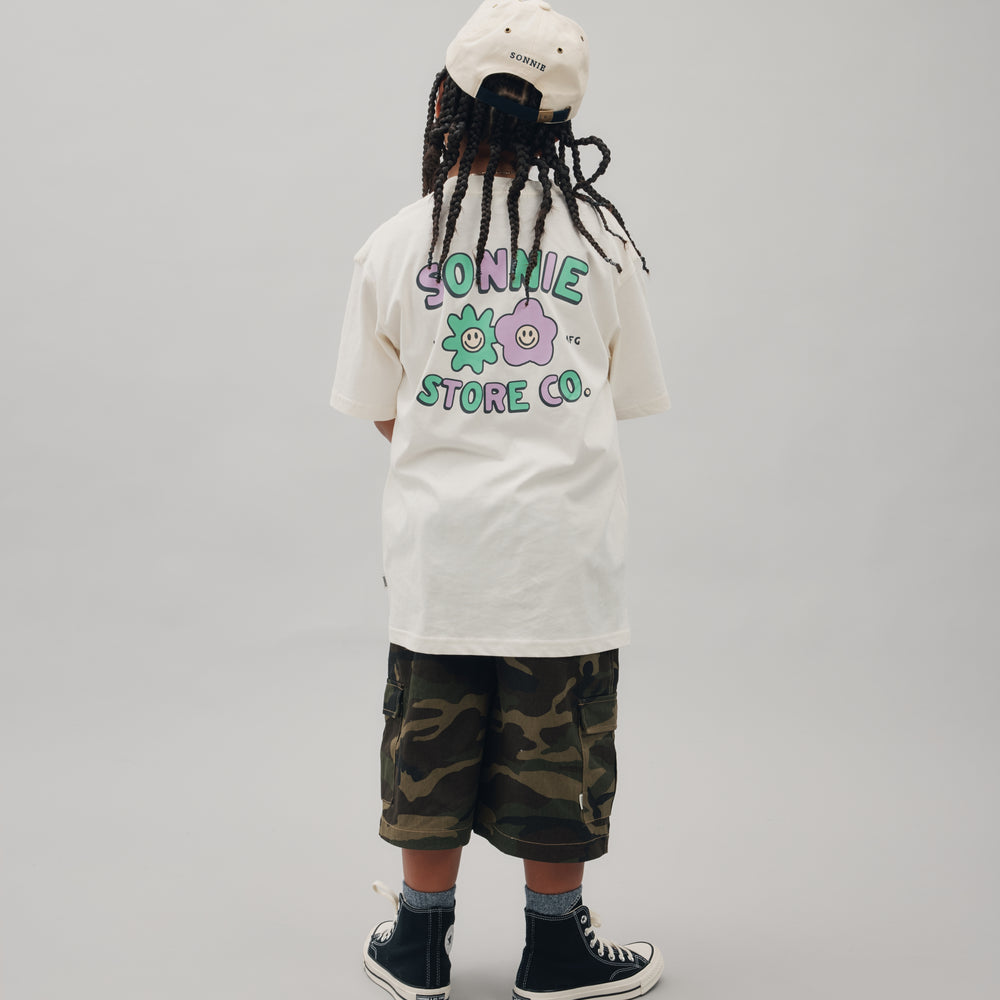 
                      
                        FLOWER TEE - OFF WHITE
                      
                    