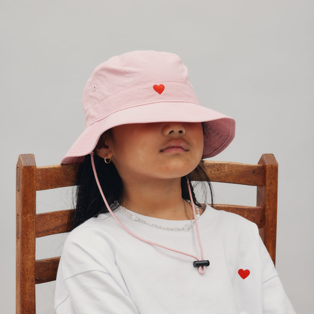 NYLON HEART BUCKET HAT - SHELL PINK
