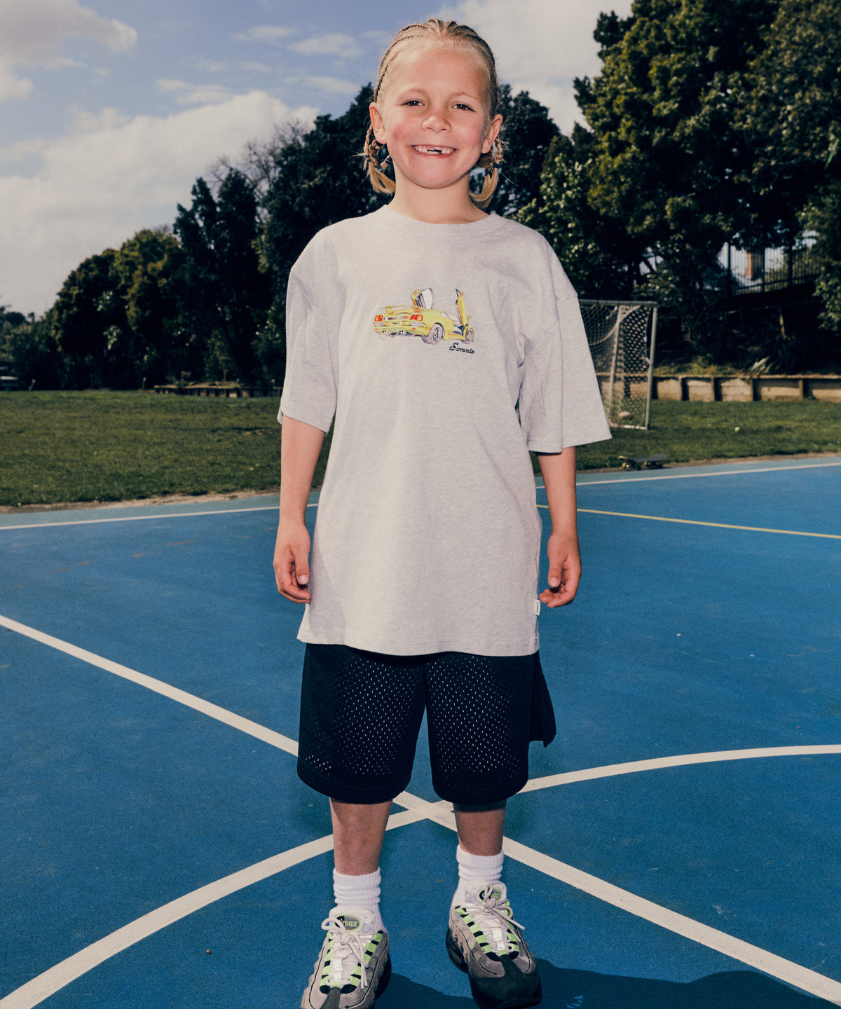 SONNIE Lambo Tee in Grey Marle, worn